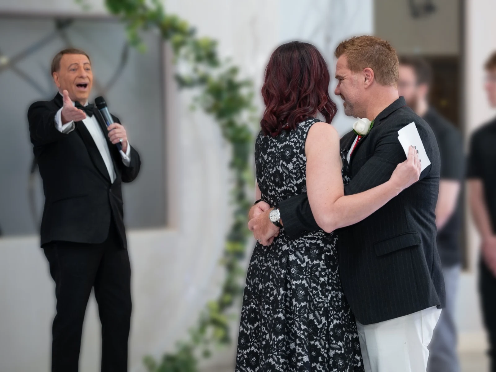 Frank Sinatra officiating a Vegas wedding